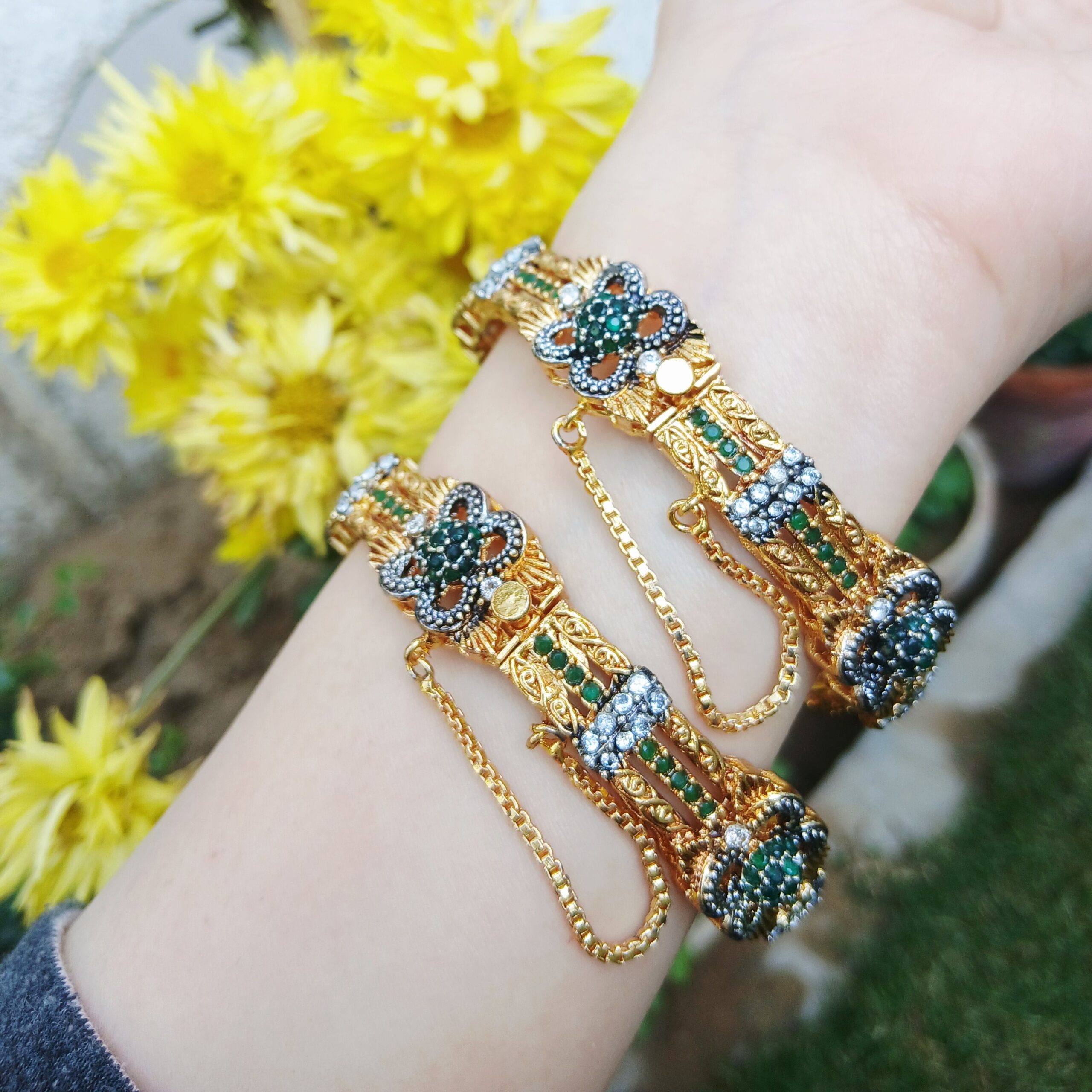 Emerald Radiance Gold-Plated Openable Bangles - Article 17