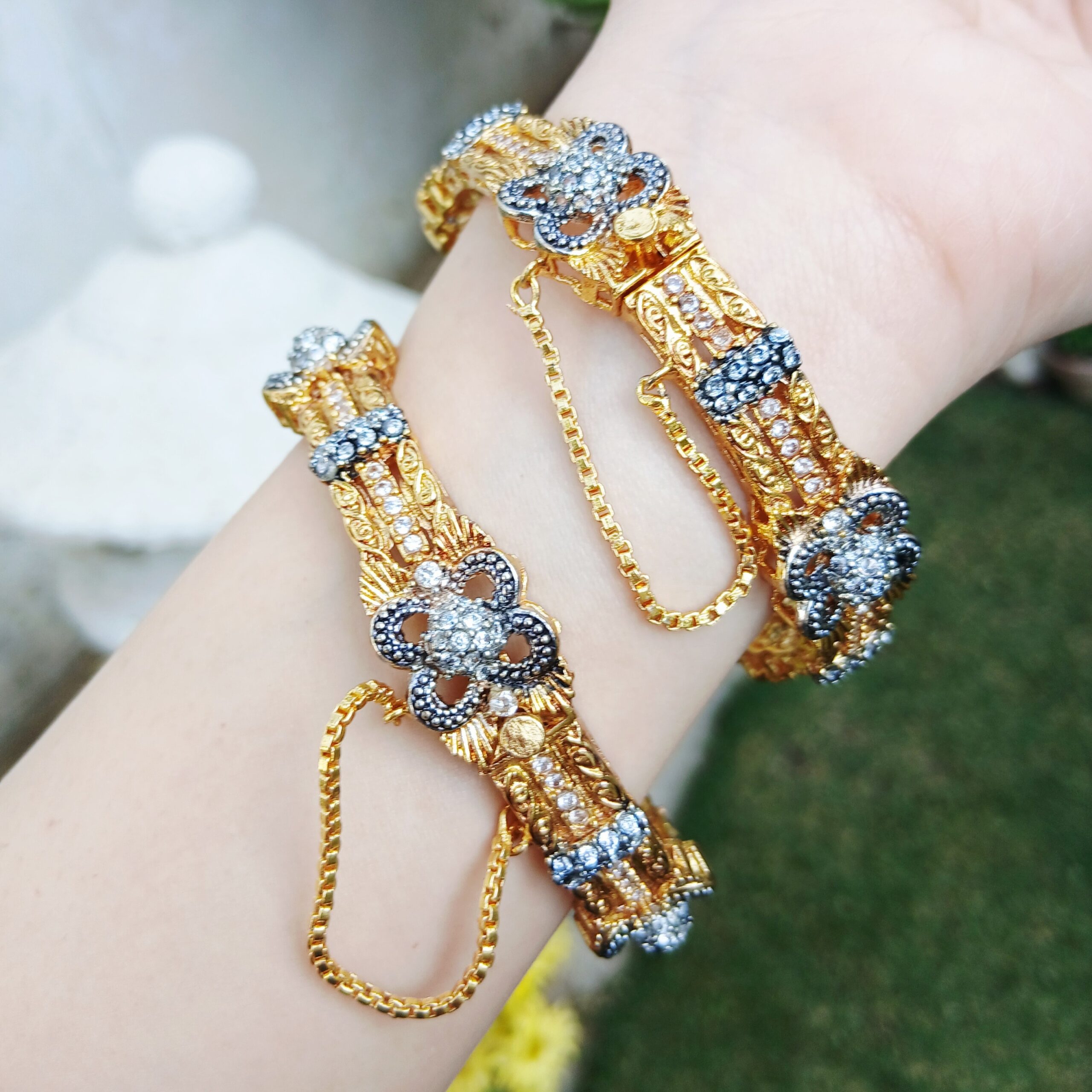 Dazzling Diamond-Tone Floral Gold-Plated Bangles - Article 5 - Image 3