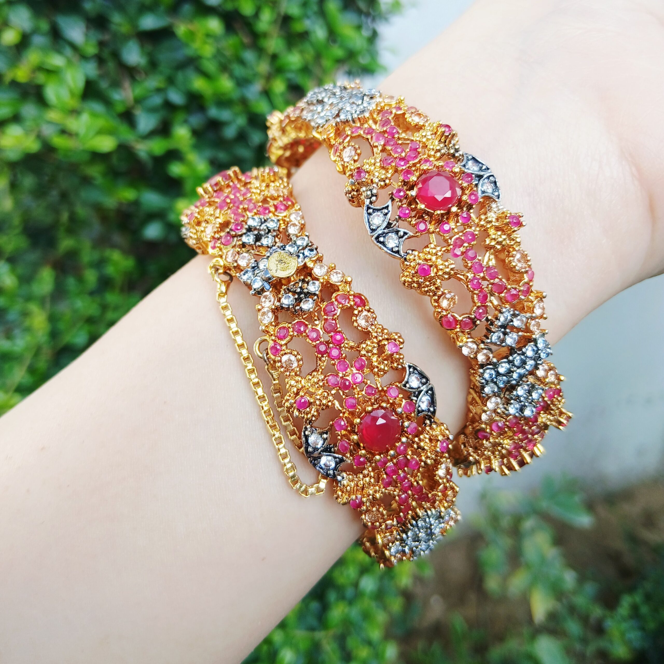 Vintage Jarao Ruby-Studded Gold-Plated Bangles - Article 3 - Image 4