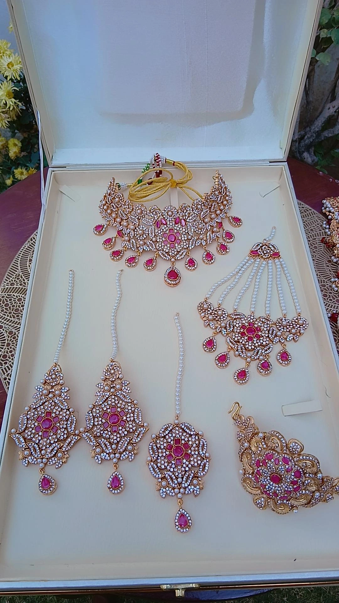 Royal Ruby & Kundan Heritage Bridal Suite - Article 16 - Image 5