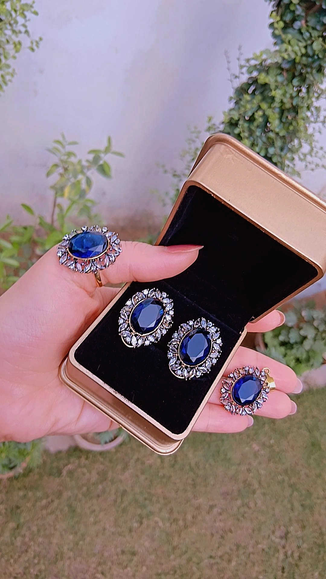 Regal Sapphire Blue & Gold-Plated Luxury Combo Set – Article 2 - Image 4