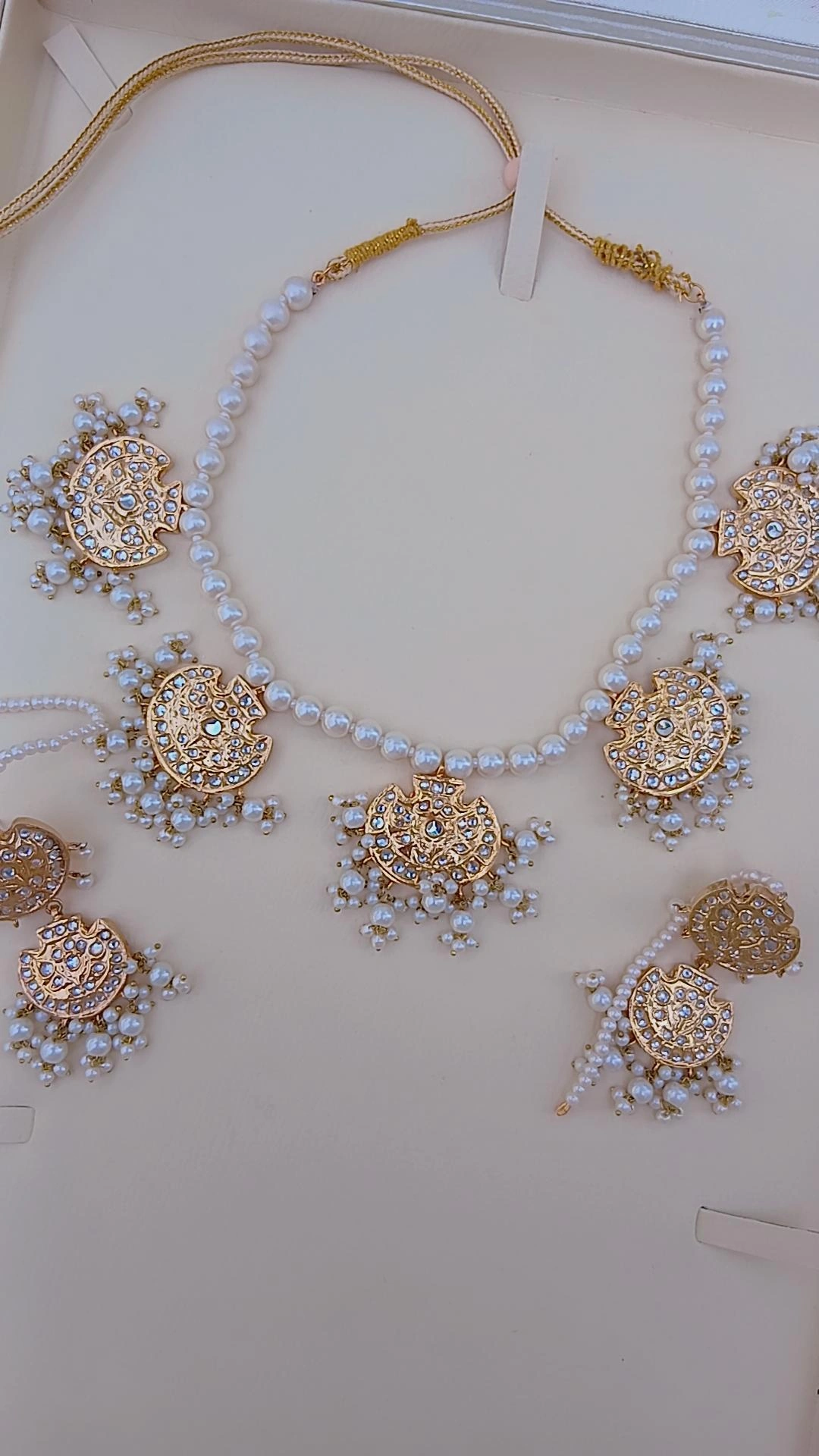 Classic White Pearl & Thappa Kundan Crescent Mala Suite - Article 25