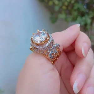 Brilliant Crystal Heritage Gold-Plated Statement Ring — Article 3