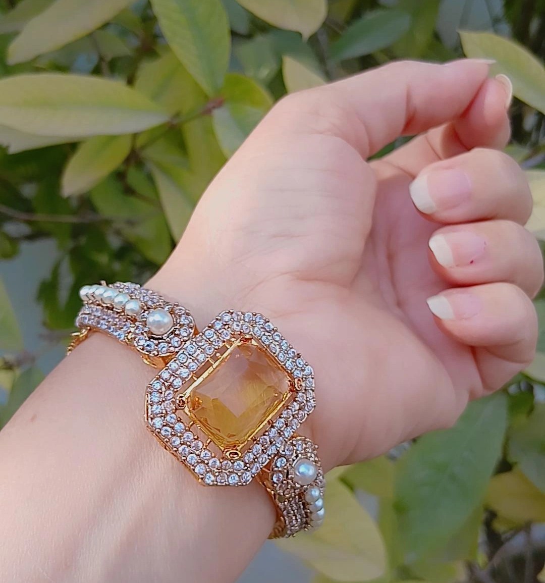 Antique Gold Heritage R.P. Bracelet — Article 9