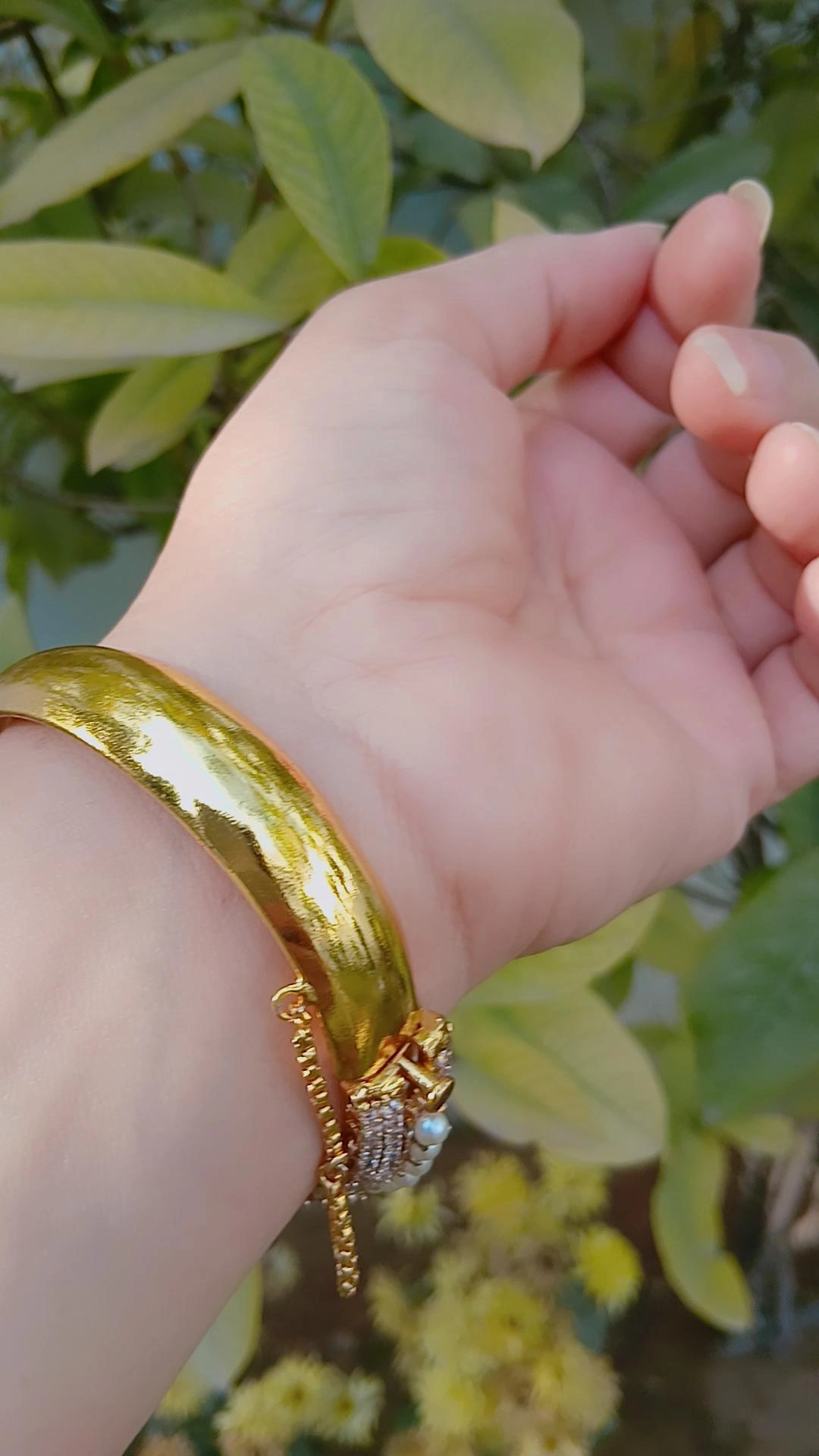 Antique Gold Heritage R.P. Bracelet — Article 9 - Image 3